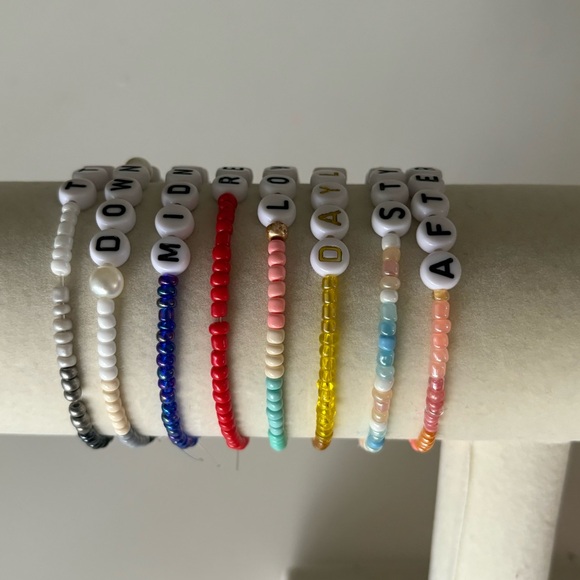 bundle of 8 taylor swift eras tour bracelets - Picture 6 of 8